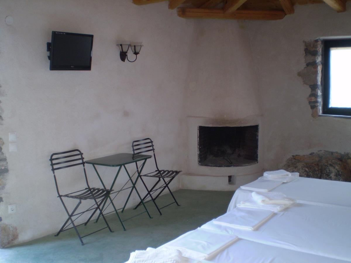 Arachovitika Kalivia Hotel Karyes Room photo
