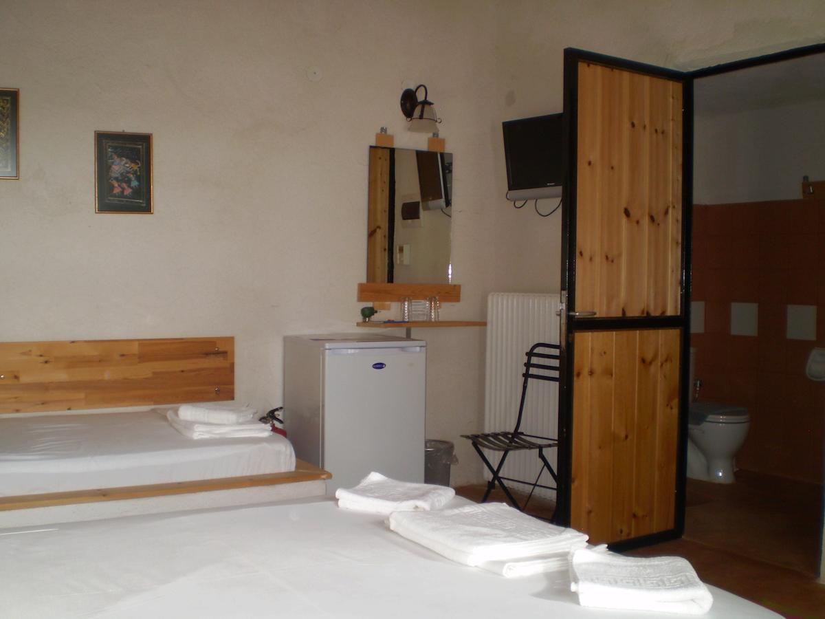 Arachovitika Kalivia Hotel Karyes Room photo