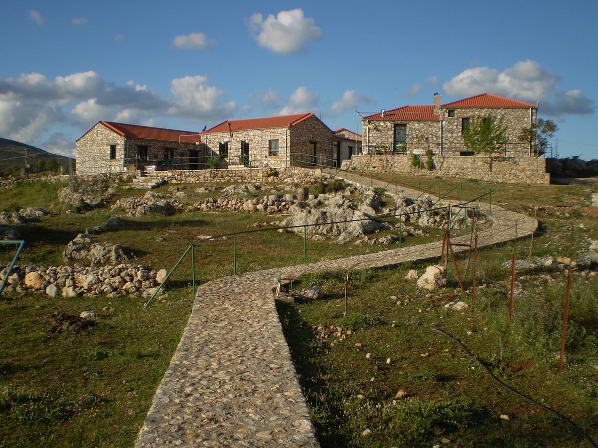 Arachovitika Kalivia Hotel Karyes Exterior photo