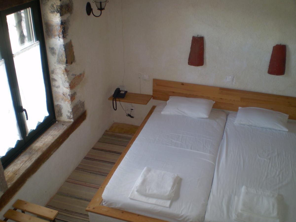 Arachovitika Kalivia Hotel Karyes Room photo